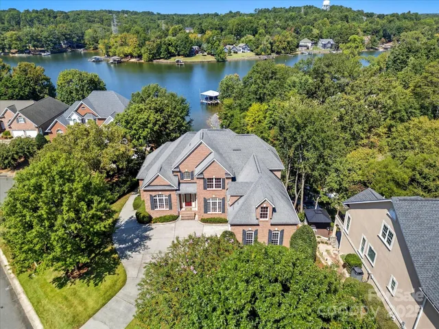 $1,775,000 | 524 River Lake Court, Fort Mill, SC 29708
