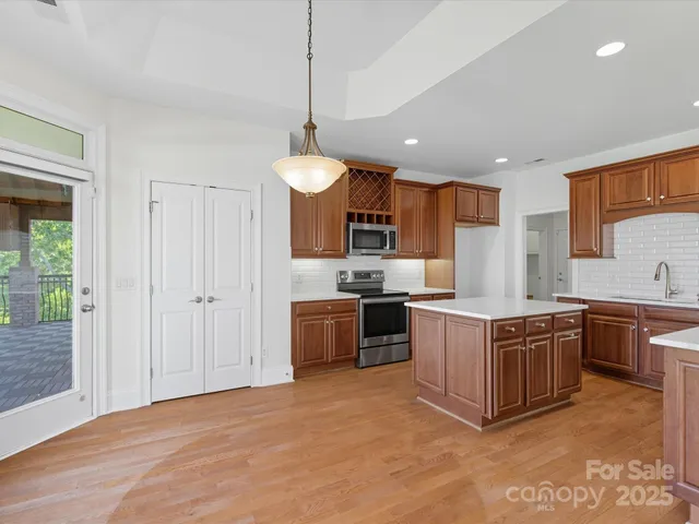 $1,775,000 | 524 River Lake Court, Fort Mill, SC 29708