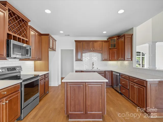 $1,775,000 | 524 River Lake Court, Fort Mill, SC 29708