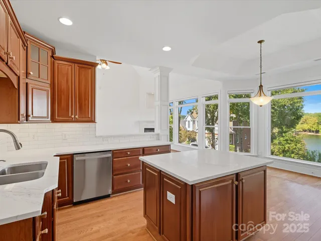 $1,775,000 | 524 River Lake Court, Fort Mill, SC 29708