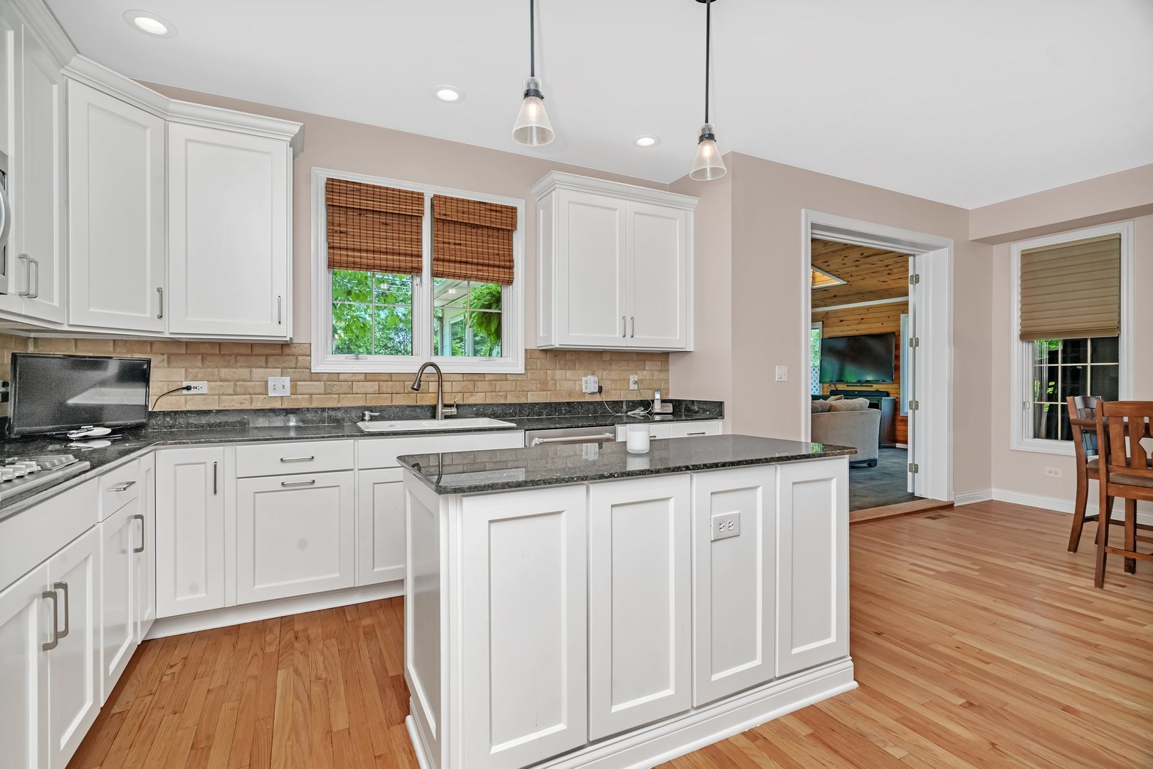 2319 Hutchison Road Flossmoor, IL 60422 - Photo 9 of 36 Gallery Image 9
