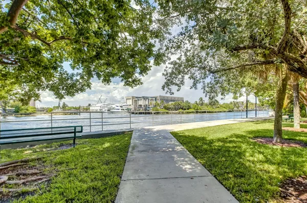 $269,000 | 1505 North Riverside Drive, Unit 507, Pompano Beach, FL 33062