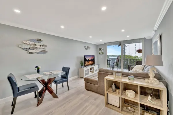 $269,000 | 1505 North Riverside Drive, Unit 507, Pompano Beach, FL 33062