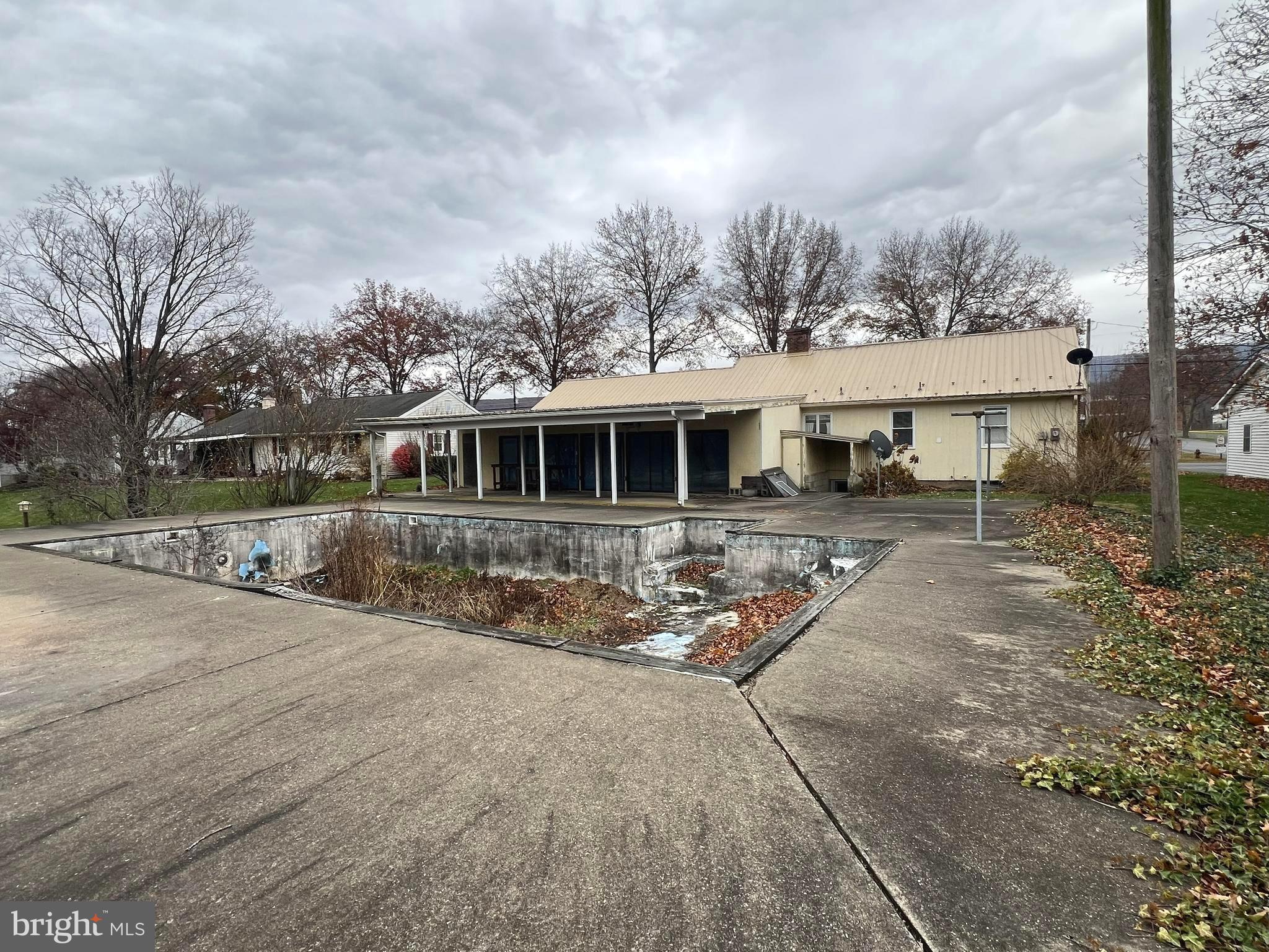 656 Snyder Avenue Beaver Springs, PA 17812 - Photo 37 of 39 a front view of a house with a garden