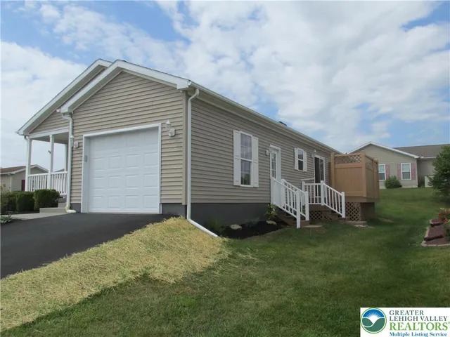 $275,000 | 3813 Belcourt Road, Easton, PA 18040
