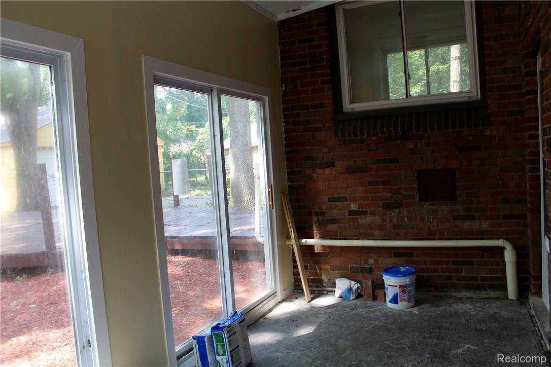 5759 Yorkshire Road Detroit, MI 48224 - Photo 27 of 29 img_0436.jpg