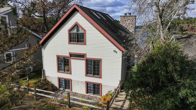 $1,490,000 | E1402 Grandview Road, Waupaca, WI 54981