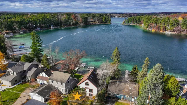 $1,490,000 | E1402 Grandview Road, Waupaca, WI 54981