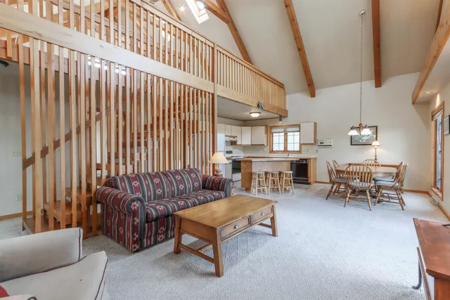 $1,490,000 | E1402 Grandview Road, Waupaca, WI 54981