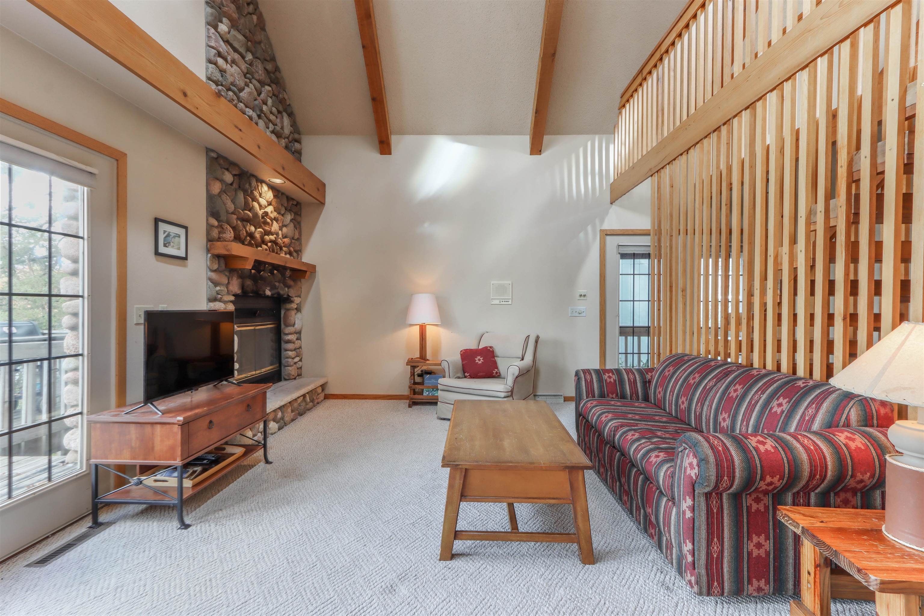 E1402 Grandview Road Waupaca, WI 54981 - Photo 8 of 47