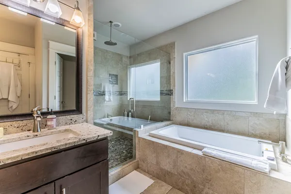 $3,900 | 1700 Singleton Avenue, Unit A, Austin, TX 78702