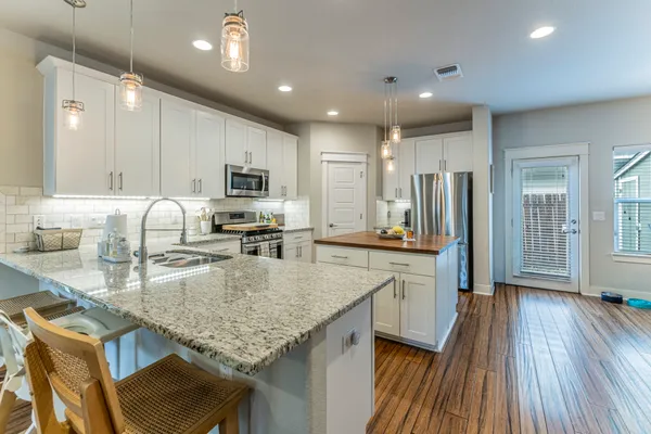 $3,900 | 1700 Singleton Avenue, Unit A, Austin, TX 78702