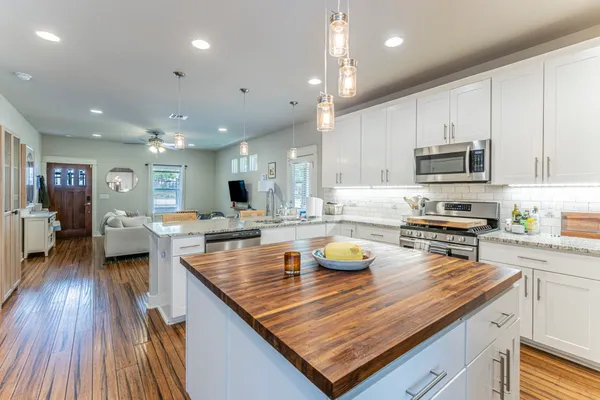 $3,900 | 1700 Singleton Avenue, Unit A, Austin, TX 78702