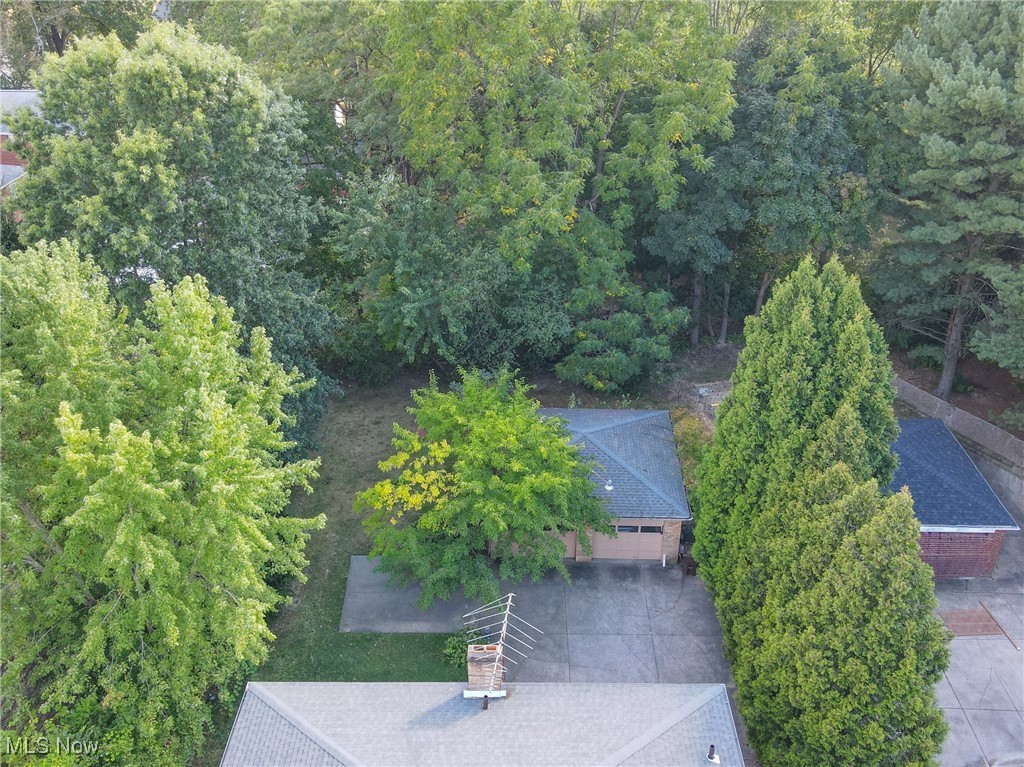 122-124 Kenridge Road Akron, OH 44333 - Photo 3 of 5 Drone / aerial view