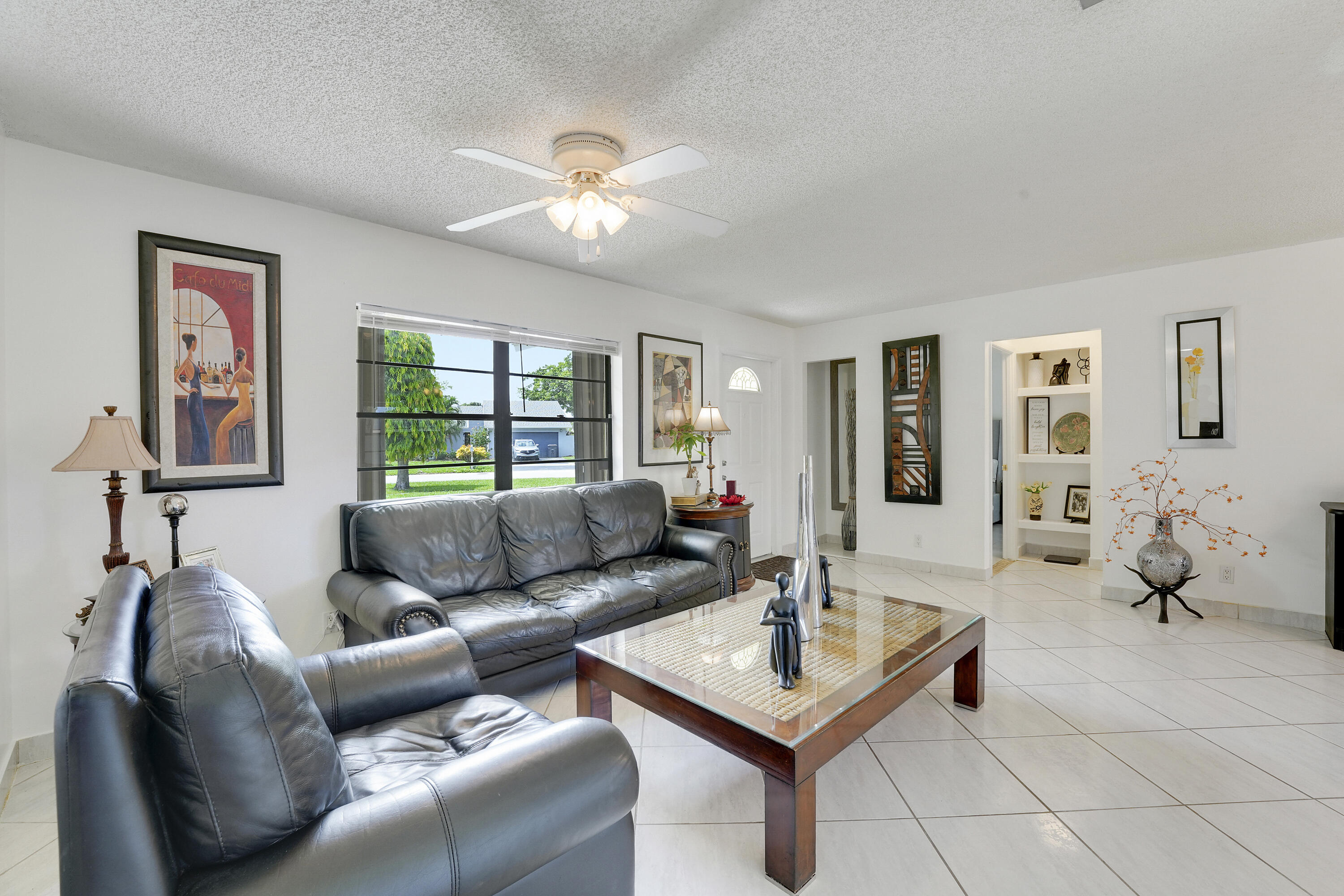 9235 Saddlecreek Drive Boca Raton, FL 33496 - Photo 4 of 16 House-3
