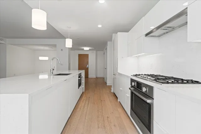 $1,275,000 | 9 Ave At Port Imperial, Unit 504, West New York, NJ 07093