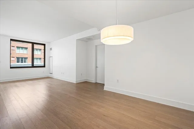 $1,275,000 | 9 Ave At Port Imperial, Unit 504, West New York, NJ 07093
