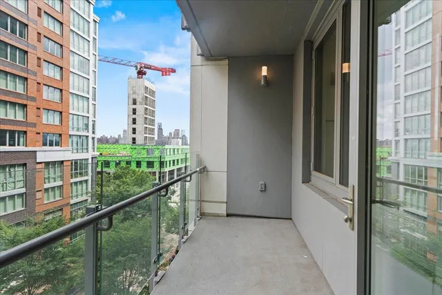 $1,275,000 | 9 Ave At Port Imperial, Unit 504, West New York, NJ 07093