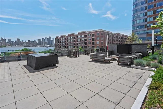 $1,275,000 | 9 Ave At Port Imperial, Unit 504, West New York, NJ 07093