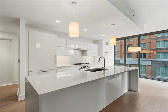 $1,275,000 | 9 Ave At Port Imperial, Unit 504, West New York, NJ 07093