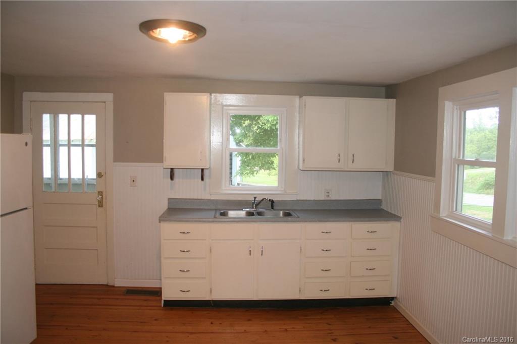 140 Curtis Parker Road Alexander, NC 28701 - Photo 5 of 23 Gallery Image 5