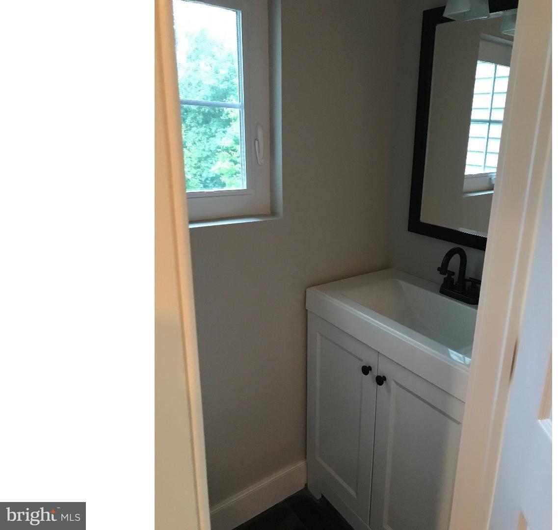 913 Easton Road Riegelsville, PA 18077 - Photo 5 of 9