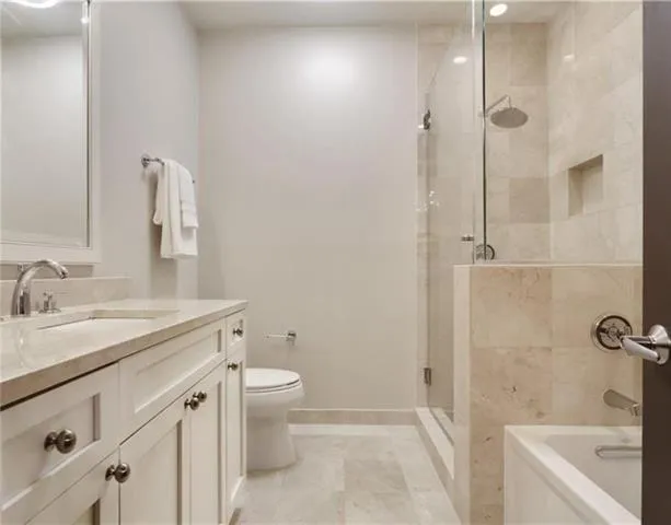 $2,400 | 220 Decatur Street, Unit 401, New Orleans, LA 70130