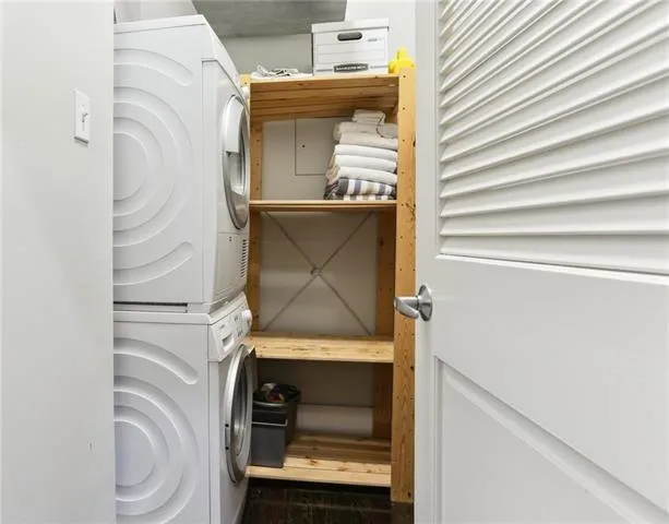 $2,400 | 220 Decatur Street, Unit 401, New Orleans, LA 70130