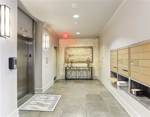 $2,400 | 220 Decatur Street, Unit 401, New Orleans, LA 70130