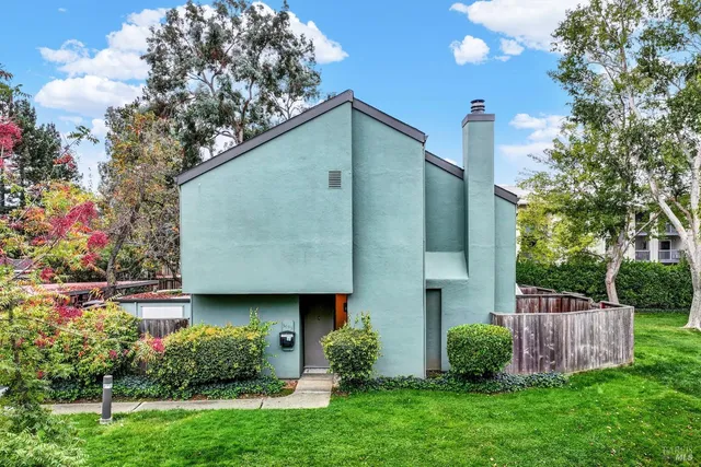 $568,000 | 3495 Valle Verde Drive, Napa, CA 94558