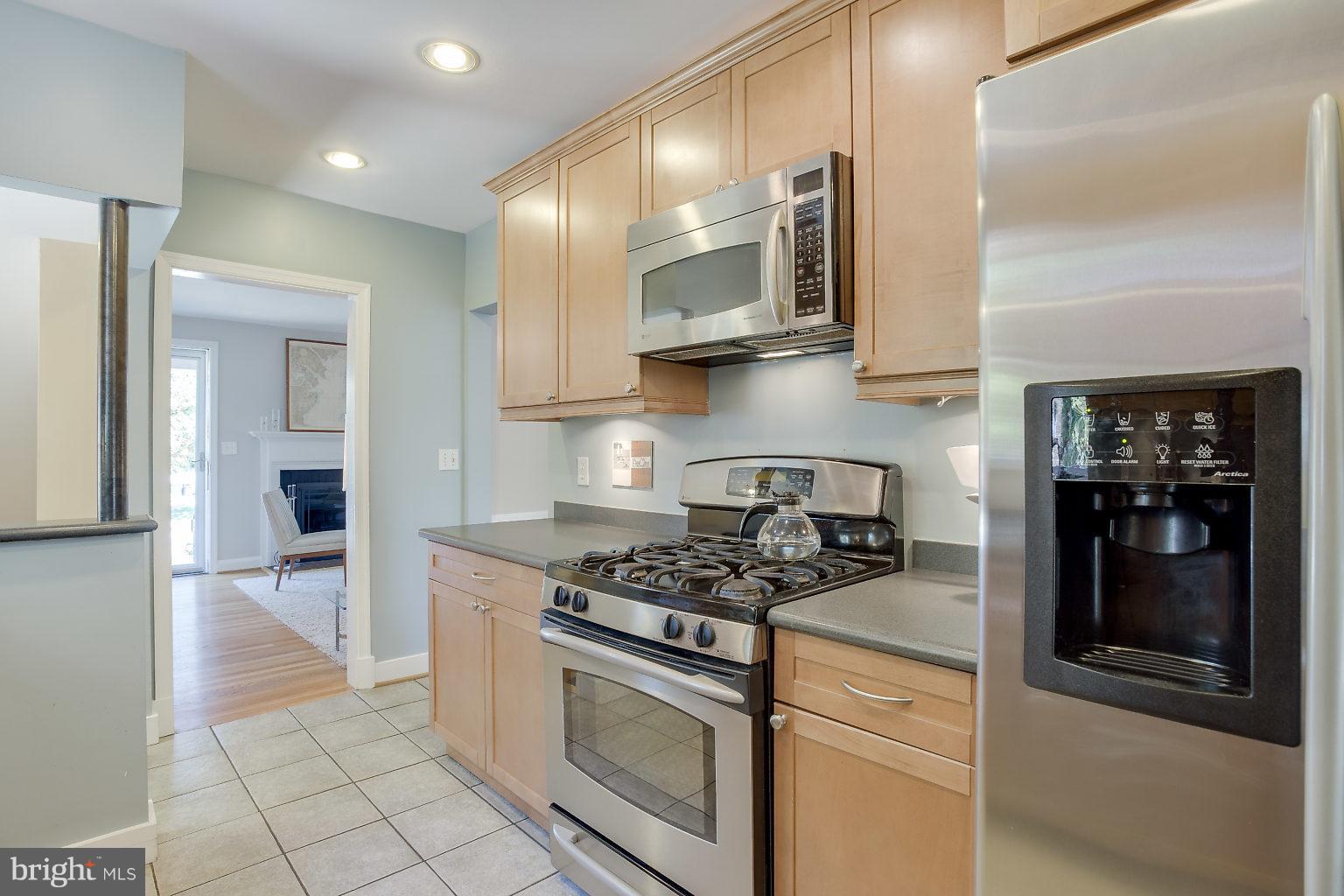 22 Dunmore Road Baltimore, MD 21228 - Photo 13 of 30 SS Appliances in Kitchen