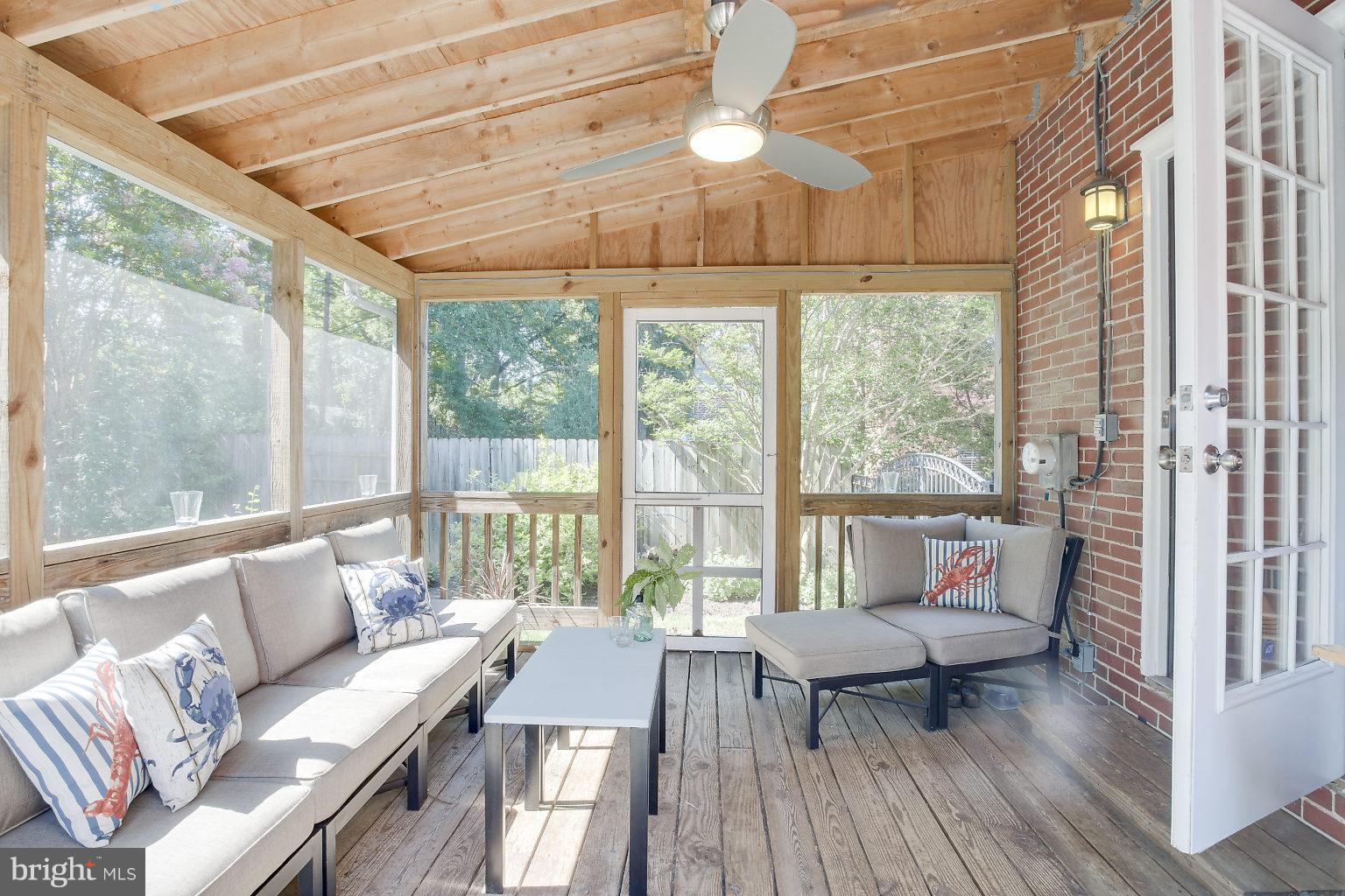 22 Dunmore Road Baltimore, MD 21228 - Photo 25 of 30 Screened in Porch