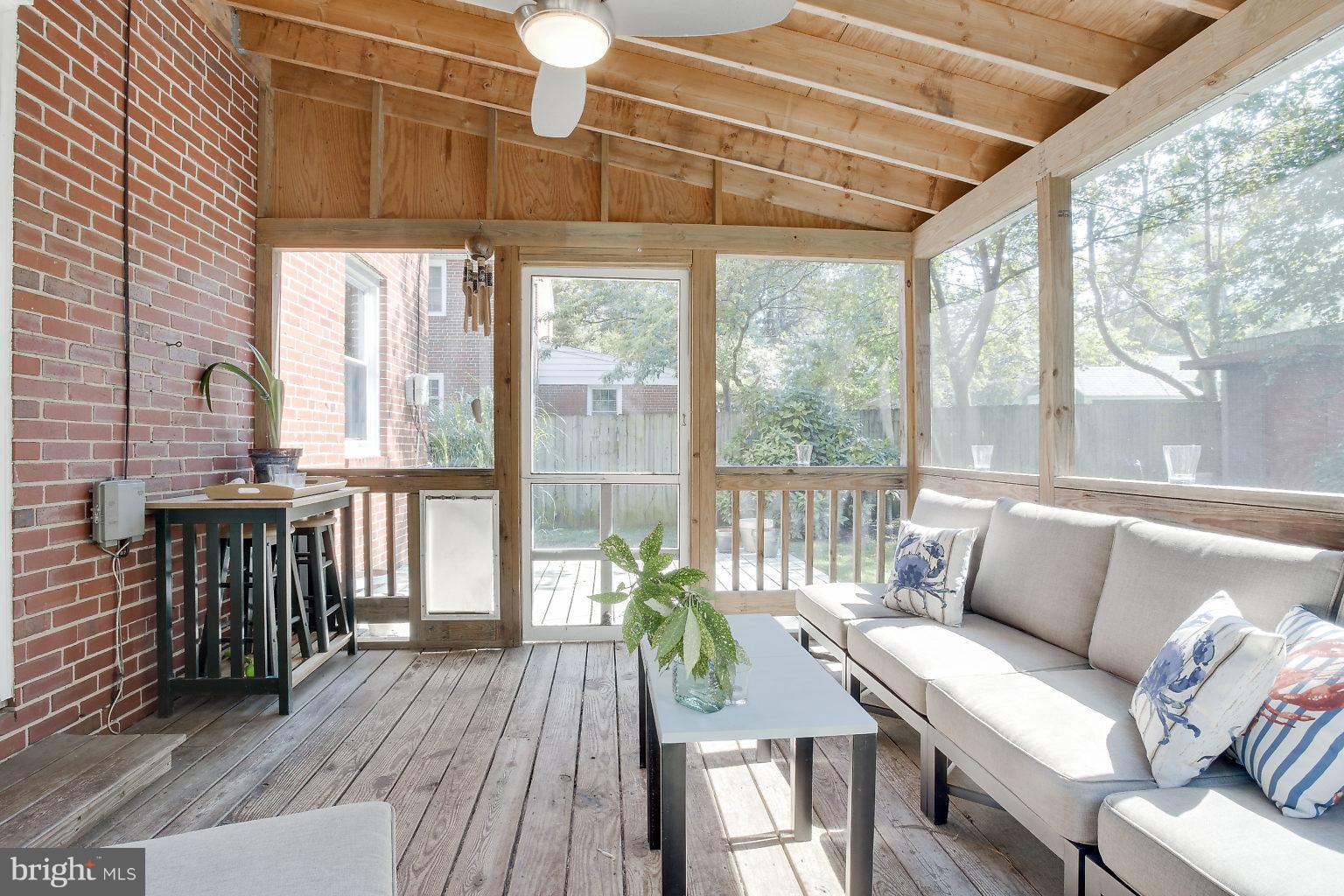 22 Dunmore Road Baltimore, MD 21228 - Photo 26 of 30 Screened in Porch
