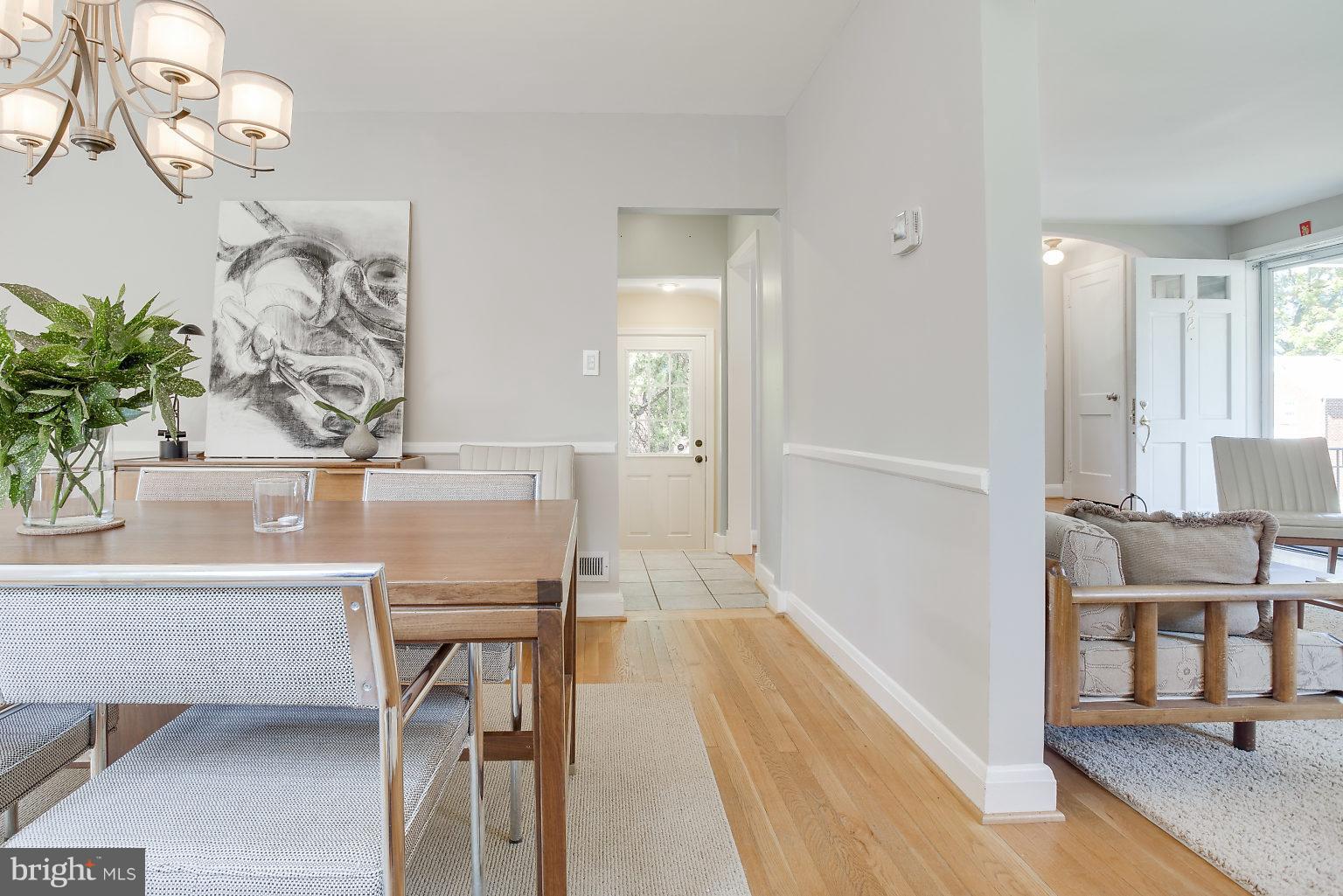 22 Dunmore Road Baltimore, MD 21228 - Photo 9 of 30 Dining Room