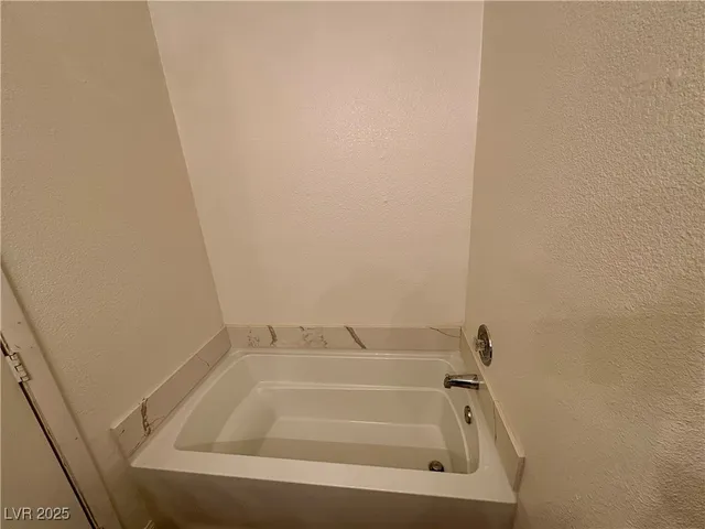 $149,800 | 5751 East Hacienda Avenue, Unit 226, Las Vegas, NV 89122