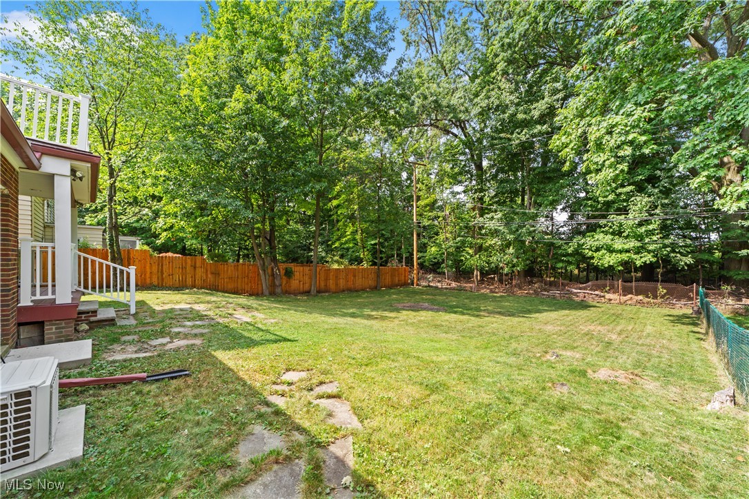 1546 Crest Road Cleveland, OH 44121 - Photo 30 of 45