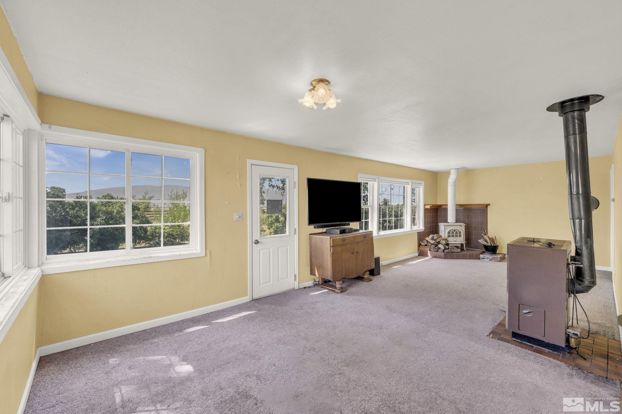 160 Hudson-Aurora Smith, NV 89430 - Photo 8 of 34 Photo 8