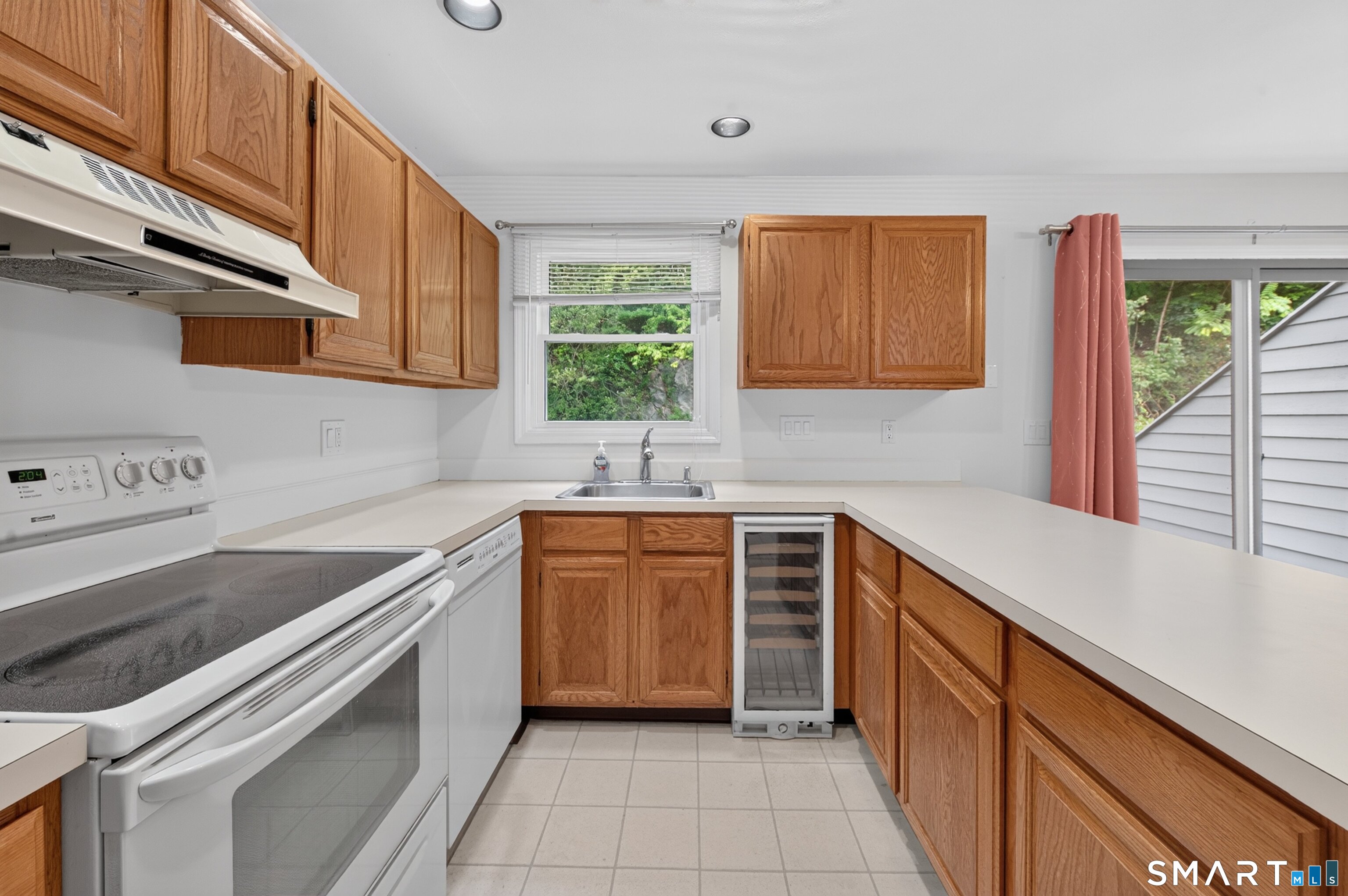 46 Fawn Ridge Lane, Unit 46 Wilton, CT 06897 - Photo 8 of 39 Gallery Image 8