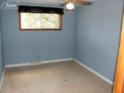 8005 West Burt Road Chesaning, MI 48616 - Photo 12 of 14 20368887-11.JPG