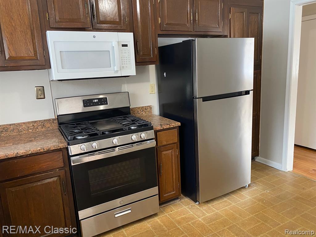 112 East Hickory Grove Road Bloomfield Hills, MI 48304 - Photo 11 of 19