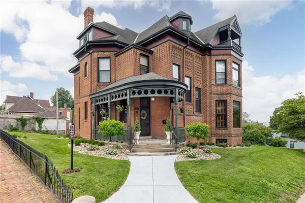 $580,000 | 1328 Francis Street, St. Joseph, MO 64501