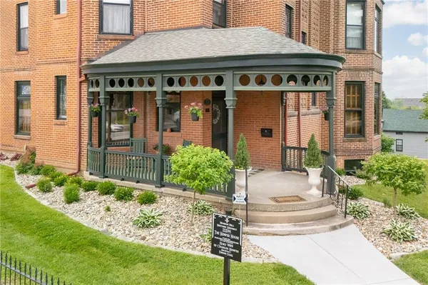 $580,000 | 1328 Francis Street, St. Joseph, MO 64501