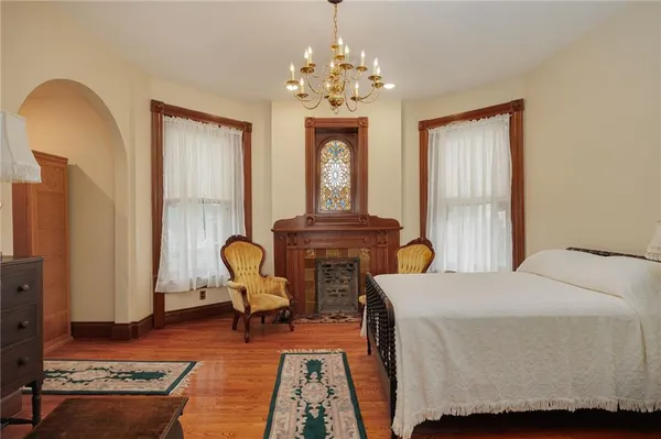 $580,000 | 1328 Francis Street, St. Joseph, MO 64501