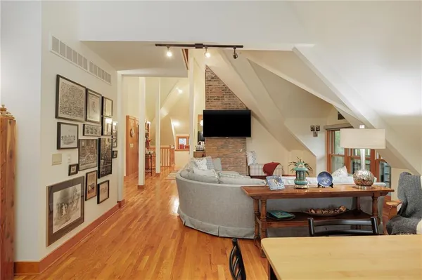 $580,000 | 1328 Francis Street, St. Joseph, MO 64501