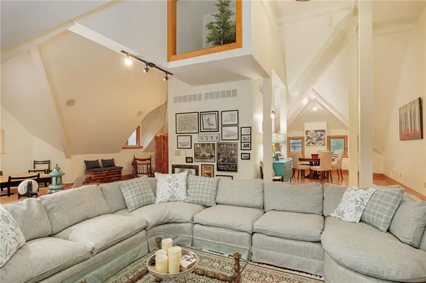 $580,000 | 1328 Francis Street, St. Joseph, MO 64501
