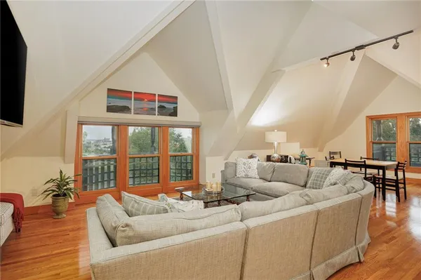 $580,000 | 1328 Francis Street, St. Joseph, MO 64501