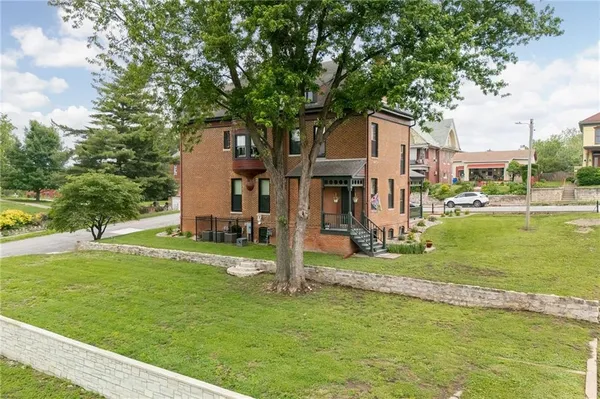 $580,000 | 1328 Francis Street, St. Joseph, MO 64501