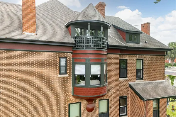 $580,000 | 1328 Francis Street, St. Joseph, MO 64501