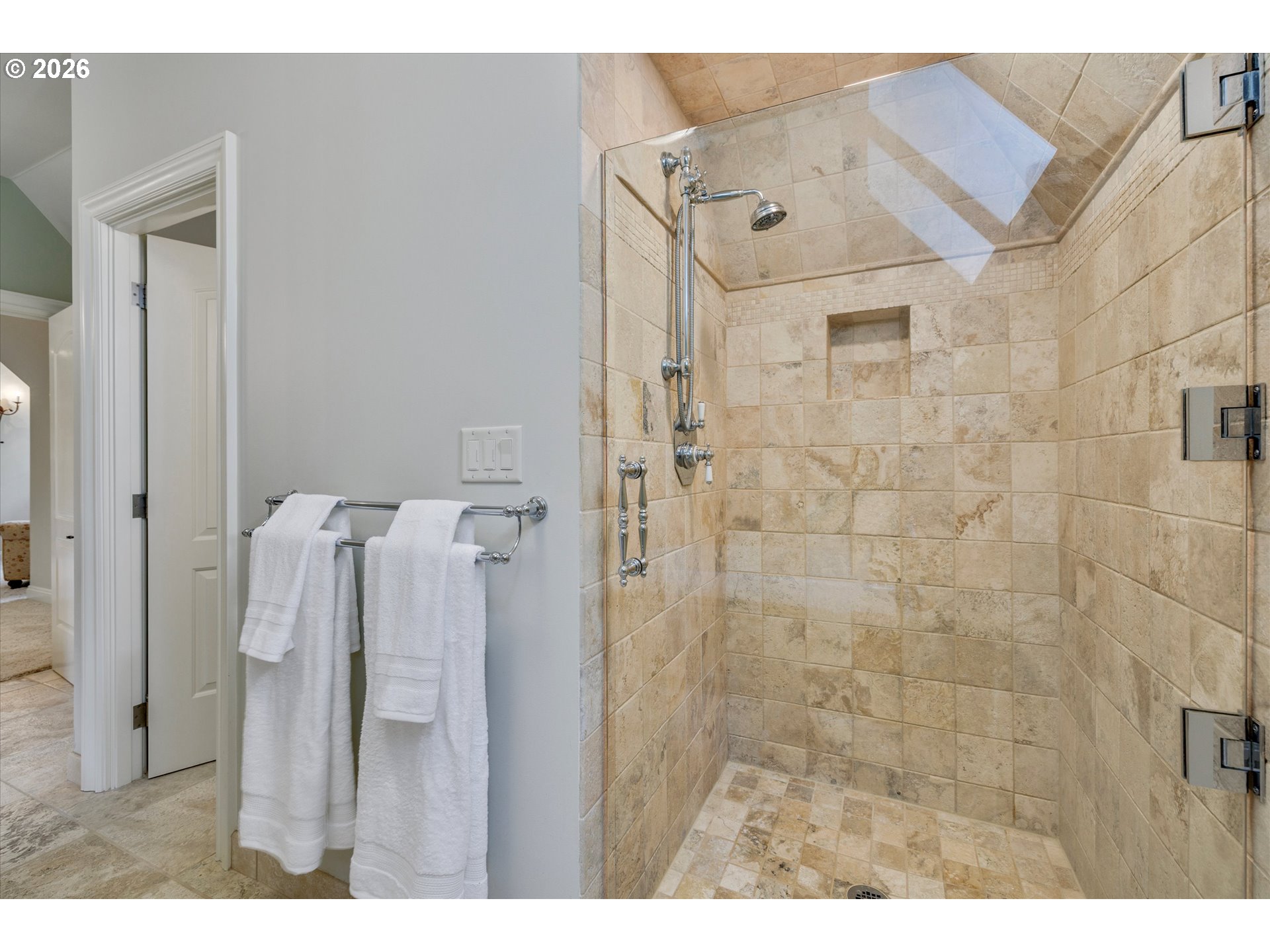 1011 Troon Road Lake Oswego, OR 97034 - Photo 27 of 41 Owner's Suite Bathroom