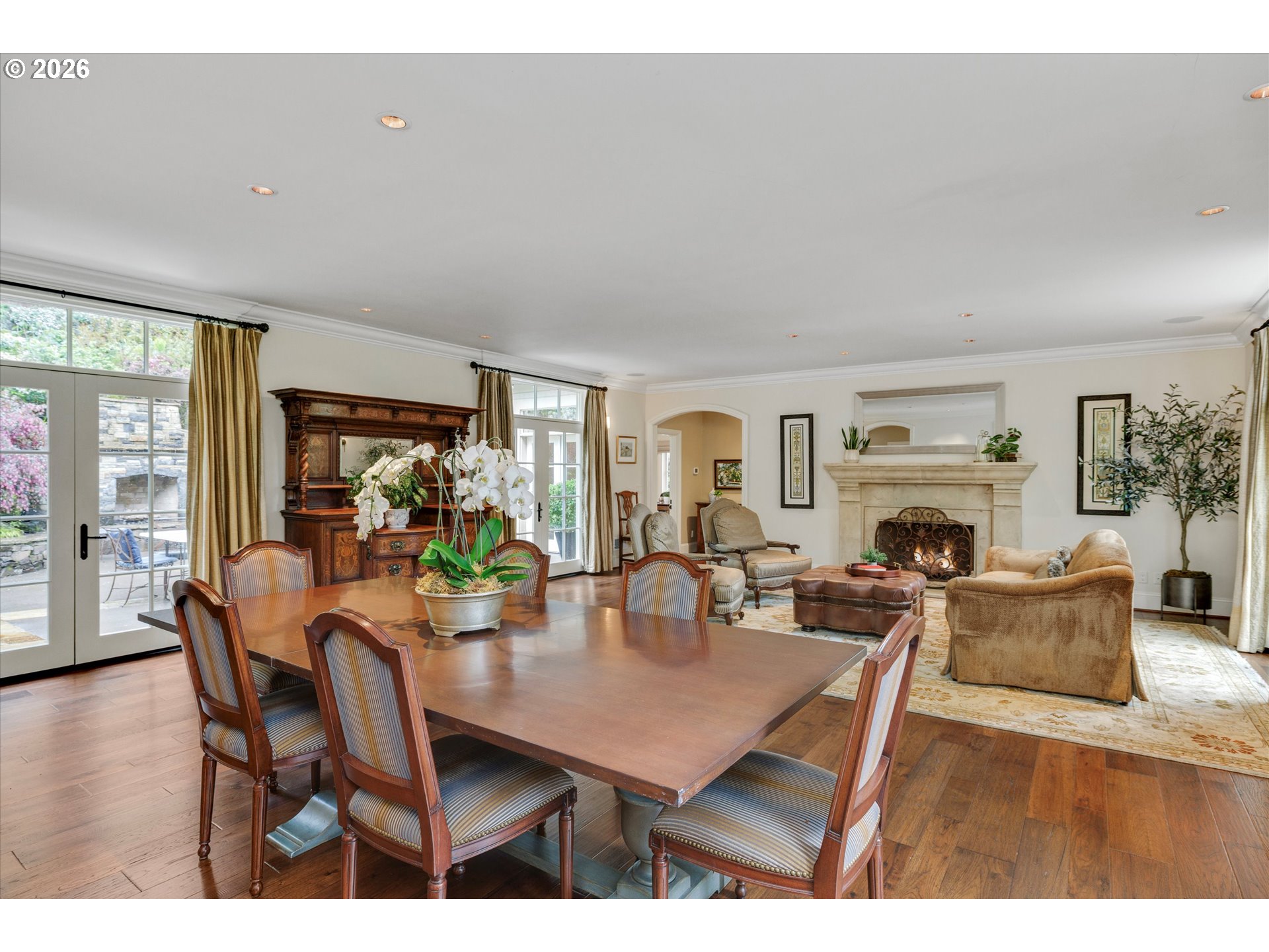 1011 Troon Road Lake Oswego, OR 97034 - Photo 6 of 41 Living Room/Dining Room